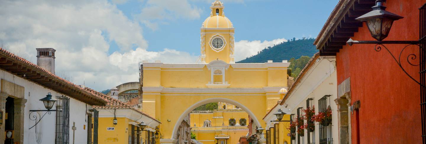 Arch of santa catalina antigua guatemala.
